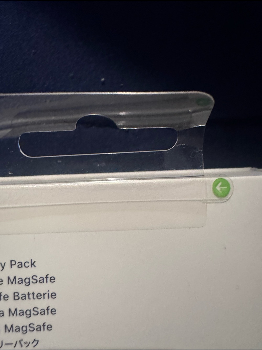 Apple iPhone MagSafe Battery Pack - White - Picture 3 of 3